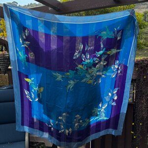 Cerruti 1881  LARGE silk scarf made in Italy